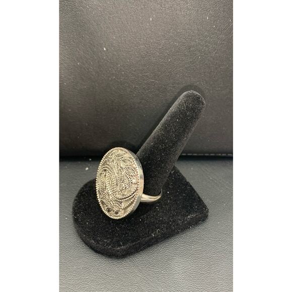 Silver Tone Etched Leaves Large Round Boho Statement Ring Size 7.75 - Picture 2 of 6
